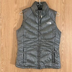 The North Face 550 Aconcagua Platinum Silver Gray Down Insulated Puffer Vest